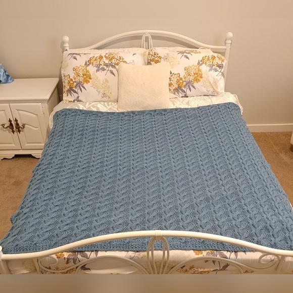 Vintage Hand Knit Blanket Crochet Cable Knit Blanket Large 61"×57" Blue Handmade - Picture 16 of 16
